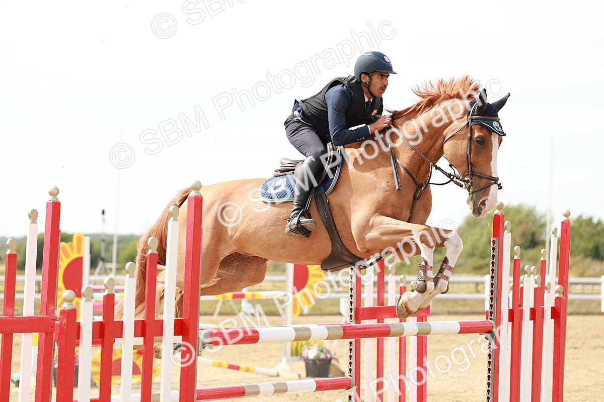 SBM_008215 - Class 4 - Senior Foxhunter - 1.20m Open