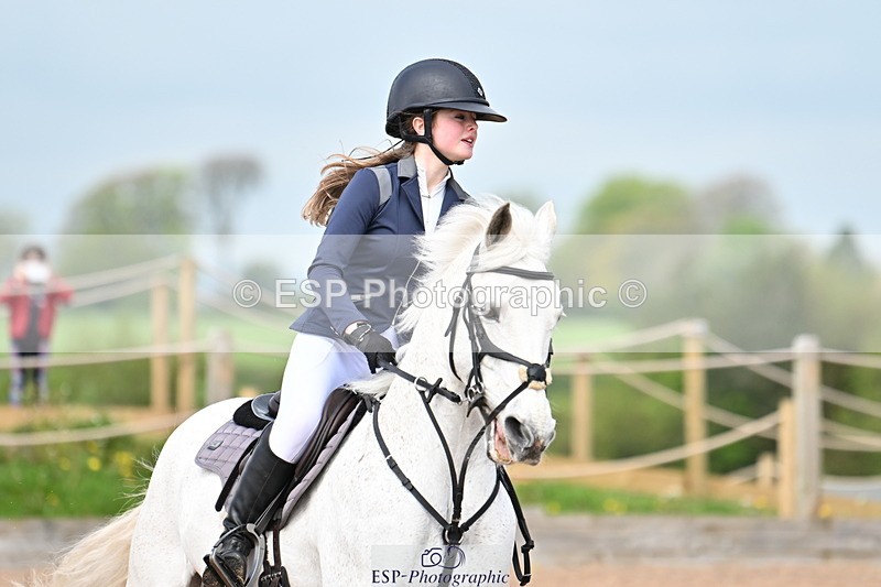 240506A-114030-08561 - Cls 4 Blue Chip Pony Newcomers & 1m Open