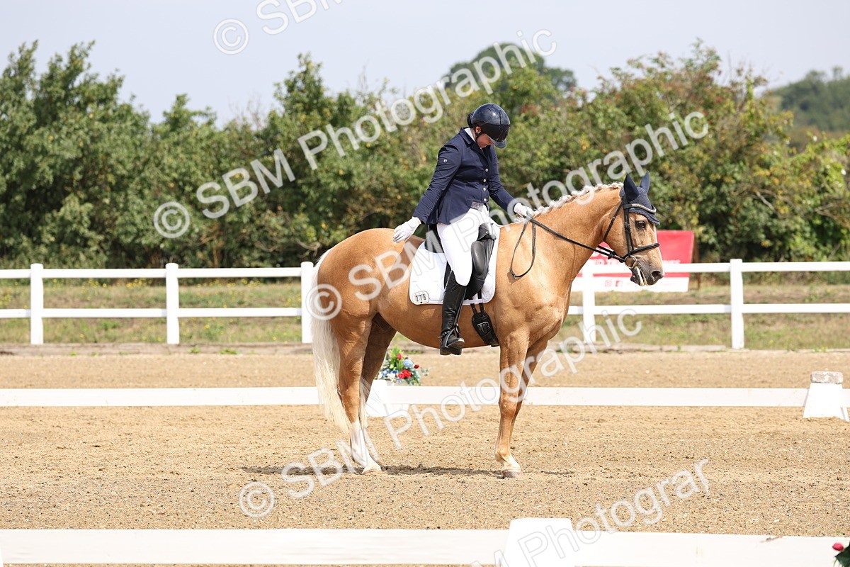 SBM_006140 - Class 6 - novice 6 - 11.50-12.46