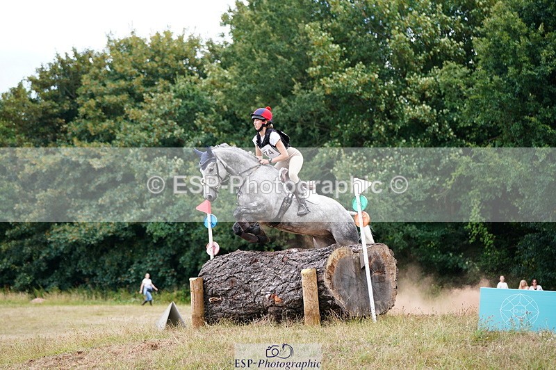 250802A-153140-07318 - F-274-Eliza.Miller-Edge-BALLYLEE.CASTLE.STORM