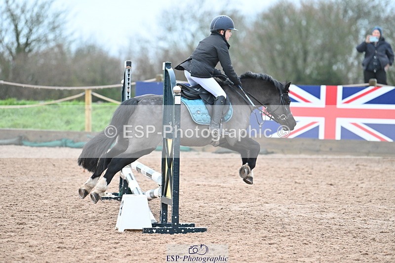 231203A-091243-00105 - Cls 11 Clear Round