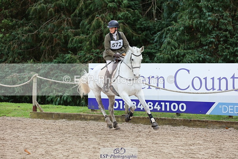 251026A-121645-24600 - G-572-Laura.Pitman With Trot Up