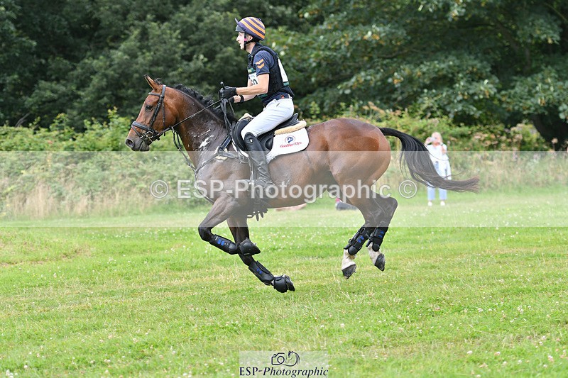 240804-105308-10491 - 359-Max_Forster-HOLD_ON_MY_HEART