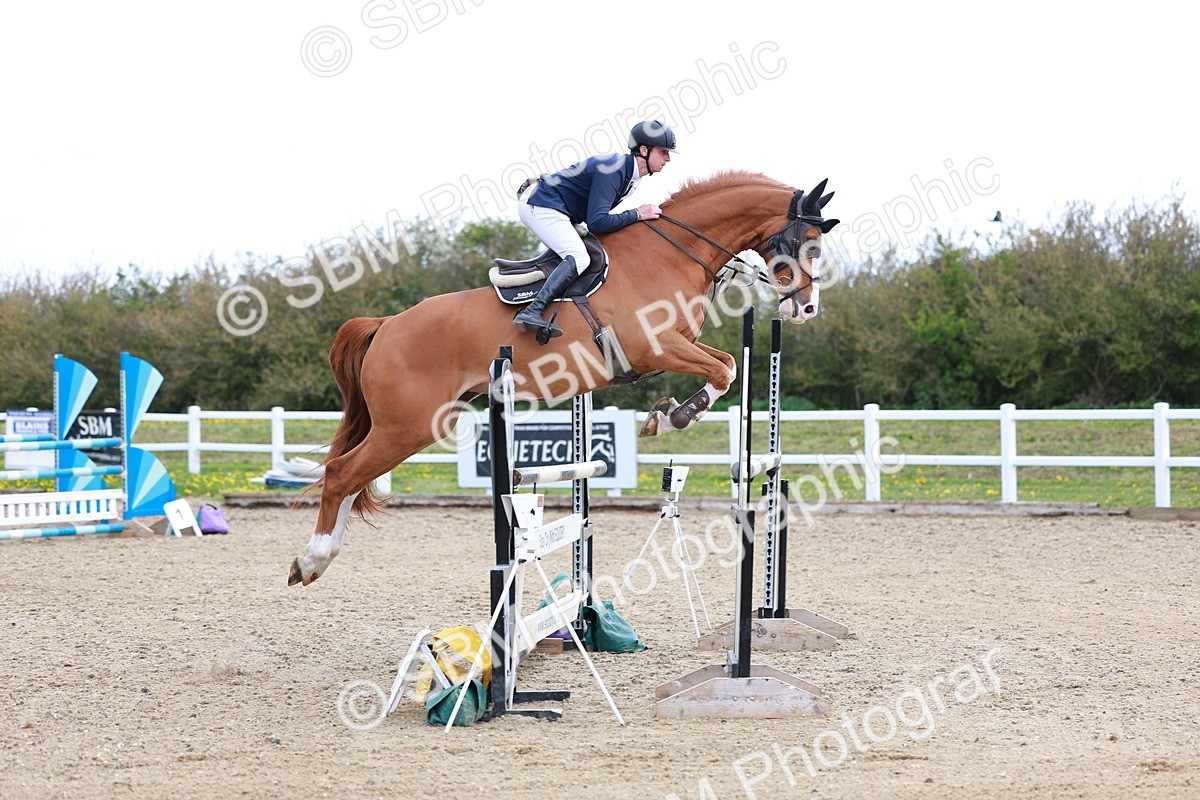 SBM_002634 - Class 11 - Senior Foxhunter - 1.20m