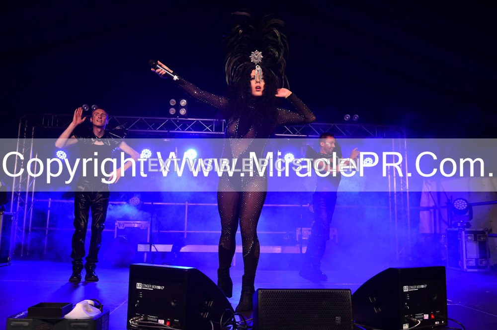 SH4_6944 - The Cher Experience