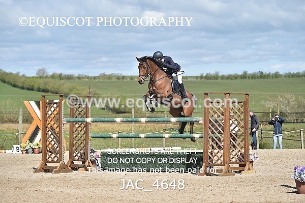 JAC_4648 - CLASS 11 SAT Andrew Hamilton Coach, RHS Foxhunter Championship Qualifier