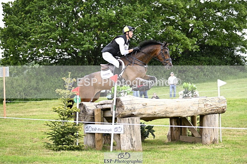 250524A-124551-10252 - B-351-Will.Rawlin-MACKENZY