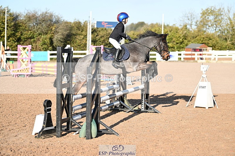 241026A-100814-00055 - SAT Cls 3 Pony Intro 70cm