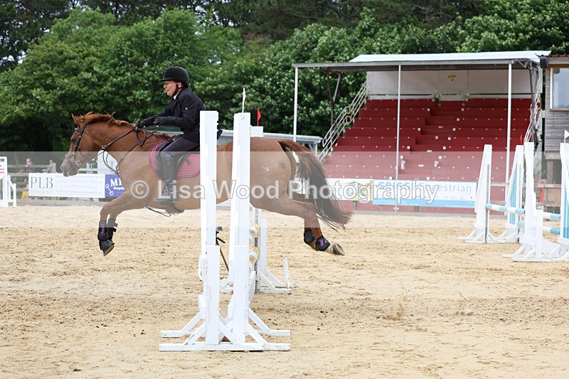 3E7A5025 - Class 9: 80cm Senior