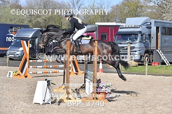 BPP_3740 - CLASS 3 FRI Senior British Novice/ 90cm Open