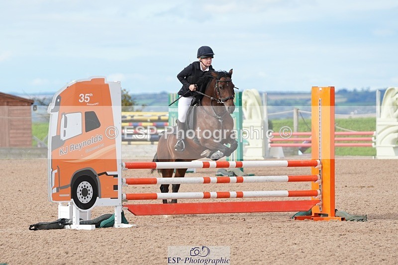 250921-102317-02177 - Cls 4 Pony British Novice and 80cm