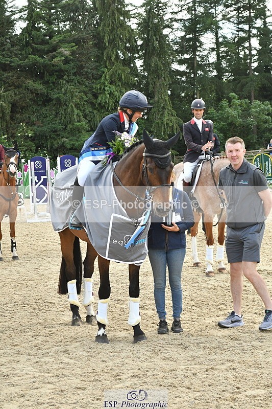 250525A-161129-18885 - Presentations Section C CCI 2 Star Long