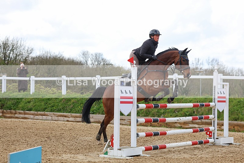 3E7A2005 - Class 7: Senior Newcomers/1.10m open