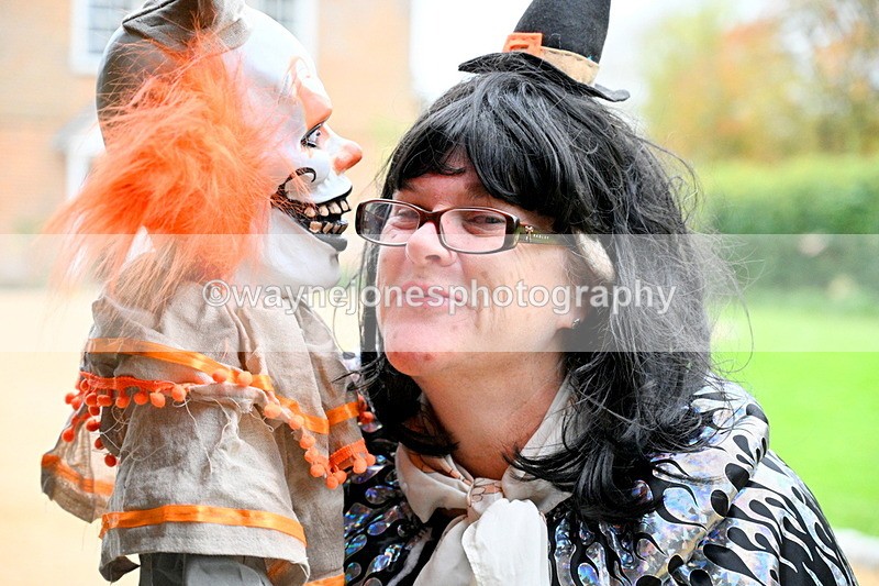 WJ7_6453 - Berks & Bucks - Children's Meet - The Old Farmhouse – Steventon.