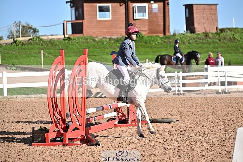 260915-164124-00076 - Clear Round and 60cm