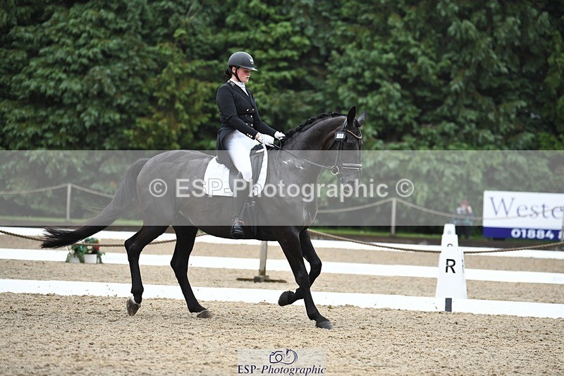 240720-152159-05939 - 260-Louise_Berry-Woodcroft_Daisy_Duke