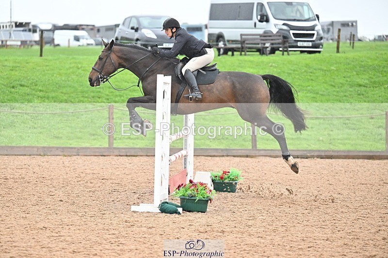 251003-120730-00643 - Cls 2 Newcomers and 1.10m