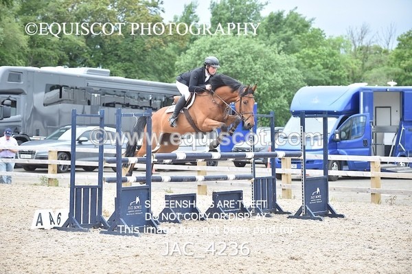 JAC_4236 - CLASS 6 Senior Foxhunter/ 1.20m Open