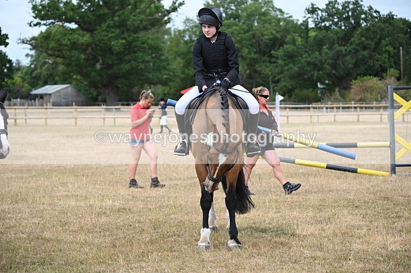 WJ6_0424 - Class 13 Novice Jumping 60cm