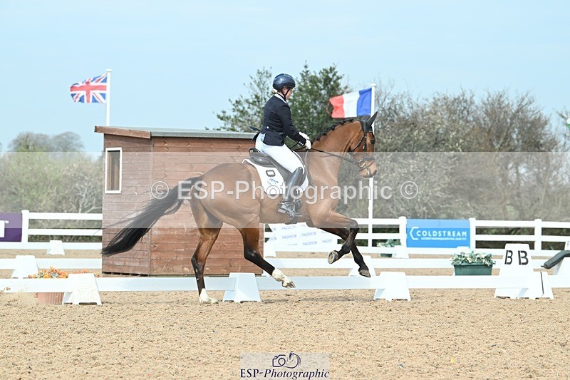 250403-103508-01470 - 036-Abbie.Newbury-Seagry.Viceroy