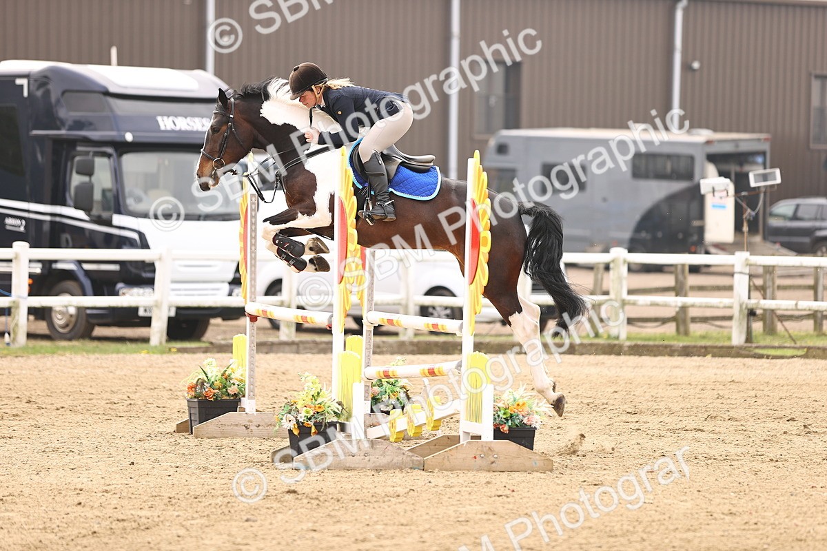  - Class 15 - Senior British novice - 90cm
