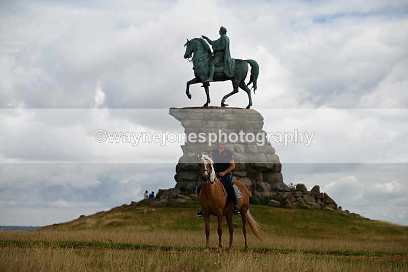 DSC_4144 - Time at Statue 09:50 to 11:09