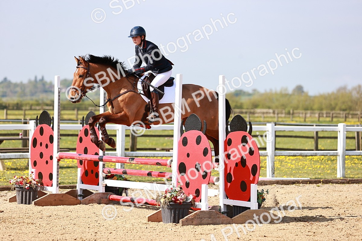  - Class 21 - Senior British Novice - 90cm