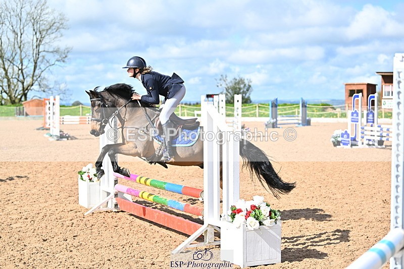 240504A-094739-00973 - Cls 1 Pony Intro 70cm