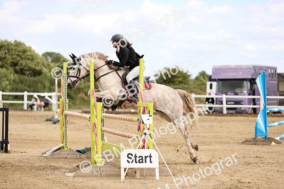 SBM_000324 - Class 4 - 1m showjumping