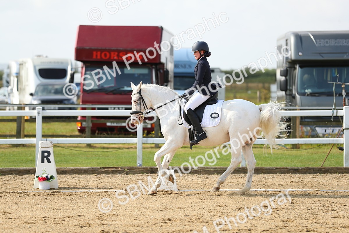 SBM_015592 - Class 13 - Novice 23 - 9.54-11.04