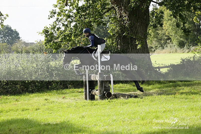  WWHT 171021 3199 - Intermediate (0.90m)  17/10/21