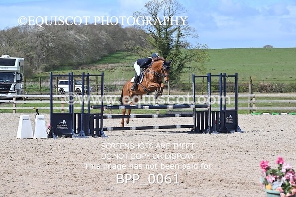 BPP_0061 - CLASS 19 SUN Senior British Novice/ 90cm Open