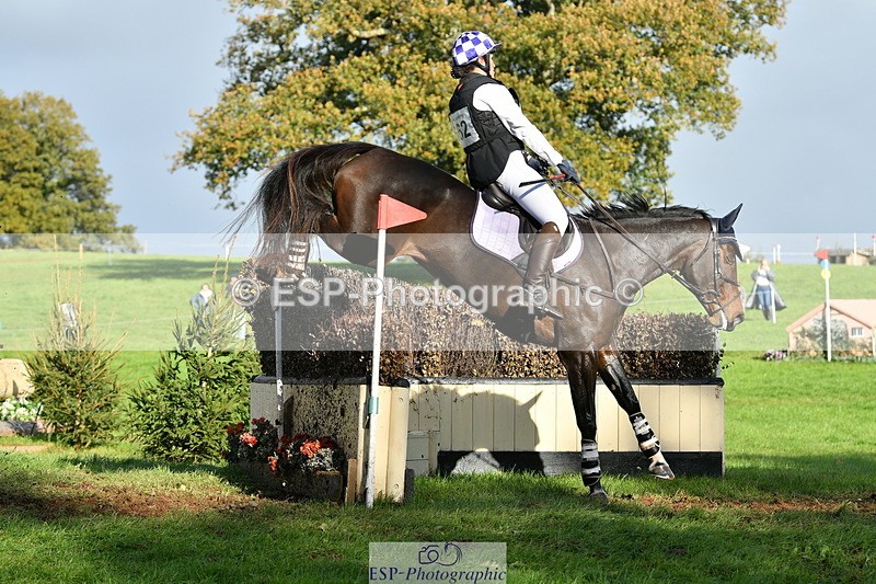 251025A-151901-21799 - G-562-Phoebe.Lagor