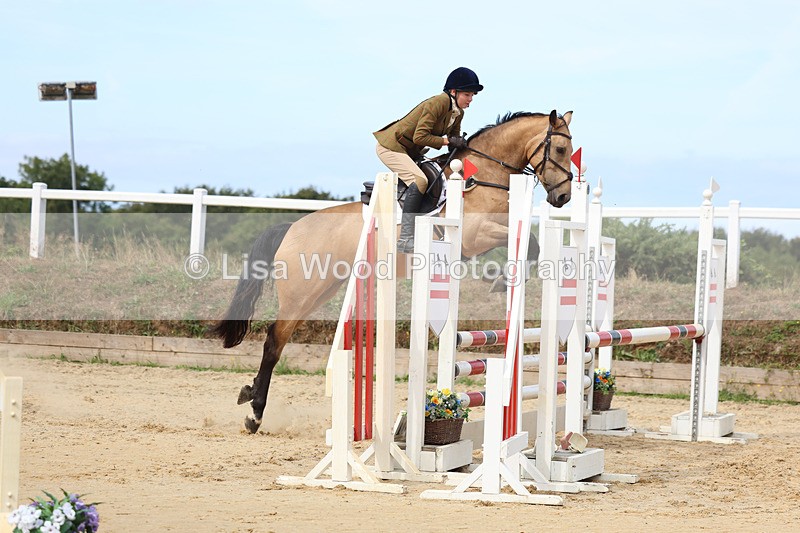 3E7A3407 - Class 4: Senior British Novice/90cm open
