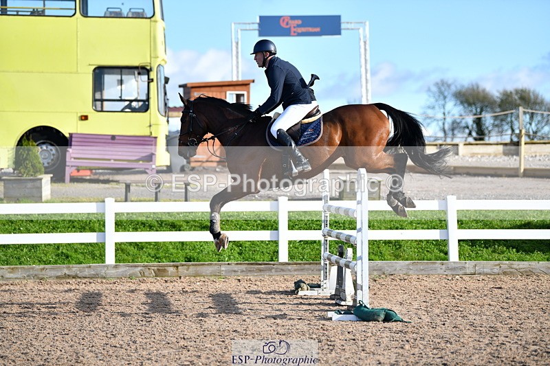 231110A-143528-00807 - Cls 6 Foxhunter & 1.20m Open