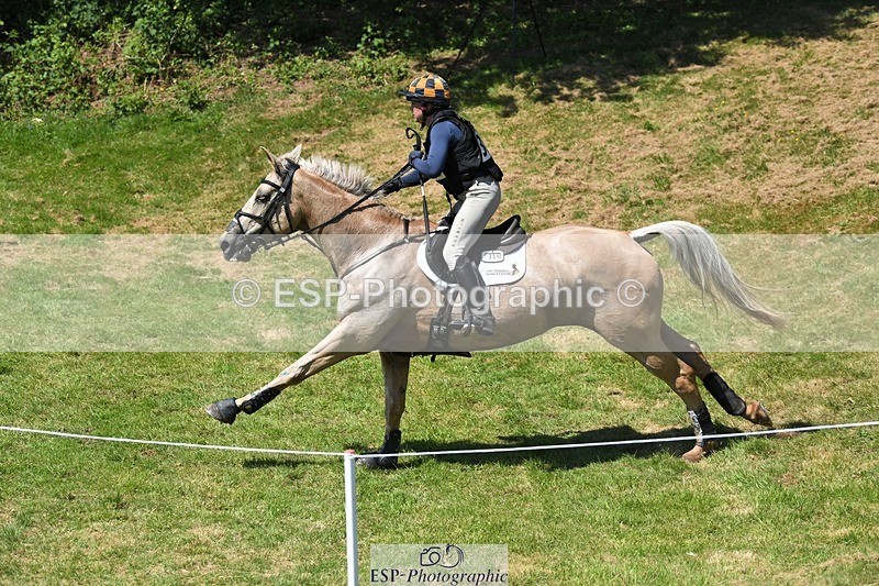 230527-144405-10541 - 356-THE_DUMB_BLONDE-Kat_Raybould-XC