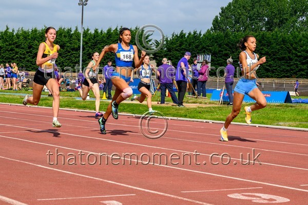 Age26 SAT-814690 - Track Female Set One