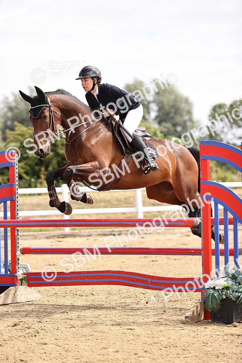 SBM_009722 - Class 8 - Senior Newcomers - 1.10  Open