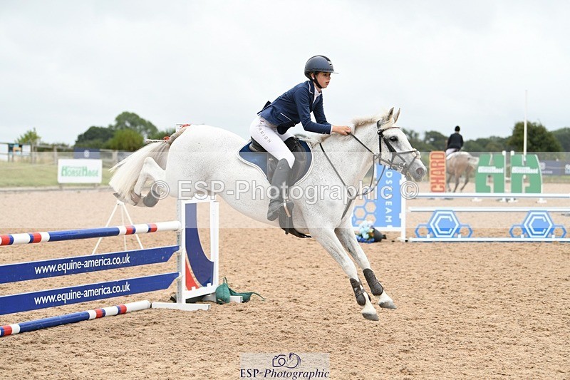 250807-113145-00698 - 90cm Round 1