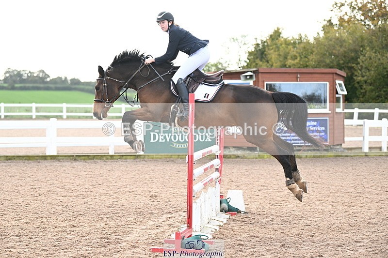 241023A-135708-00932 - Cls 4 Newcomers and 1.10m Open