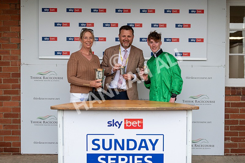 310526-Race 7-Annastarzy-9552 - Race 7 18.45pm Sky Bet Build A Bet Fillies' Handicap