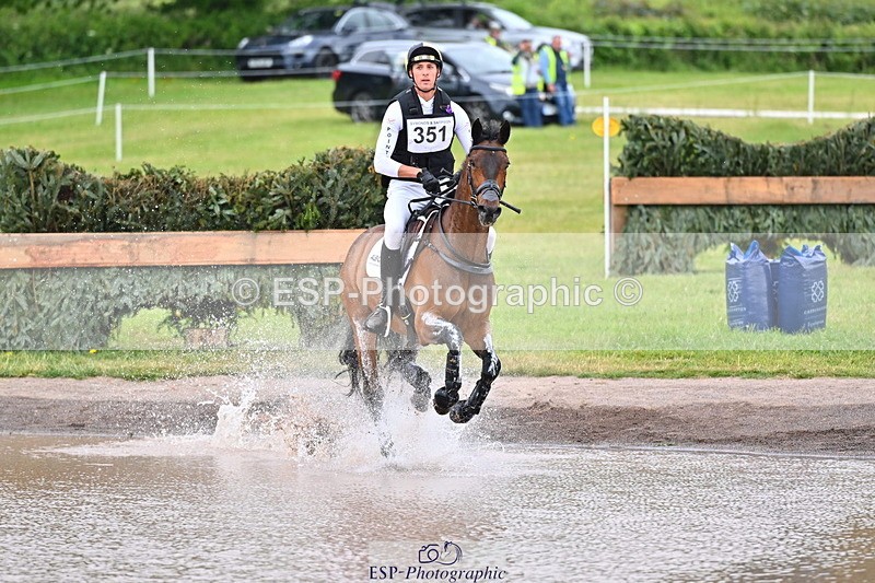 250524A-124605-10679 - B-351-Will.Rawlin-MACKENZY