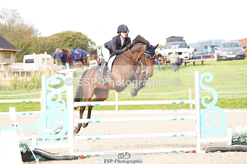 241004A-152042-00949 - Fri 04 Snr Fox & 1.20m Open