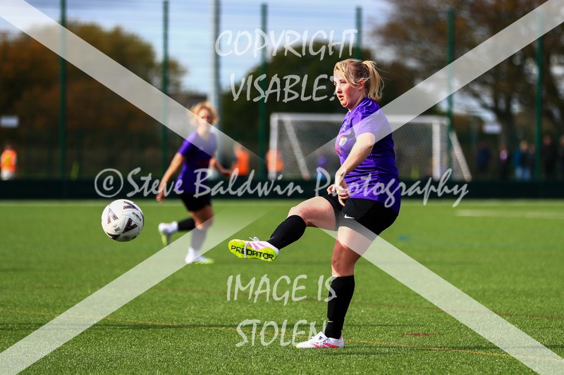 1DX20412 - 2025-10-05 FC Abbey Meads Ladies V Purton  Kingsdown FC Ladies