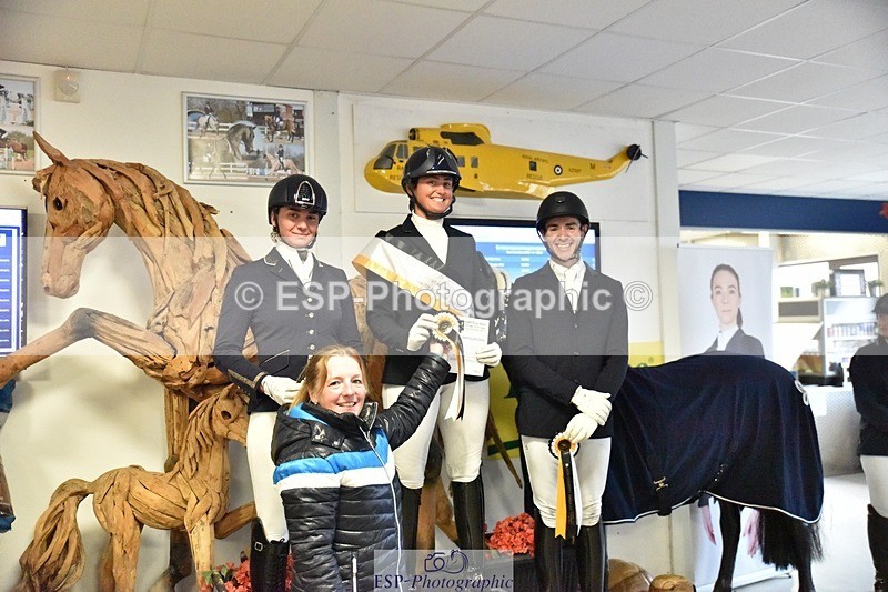 250214-153434-02572 - Advanced Medium Silver Presentations