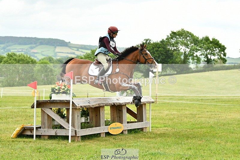 250524A-154342-14254 - C-233-Abbie.Burbidge-FEELING.FANTASTIC
