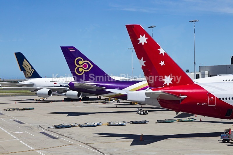 1KJS9998 (RM) - Worldwide