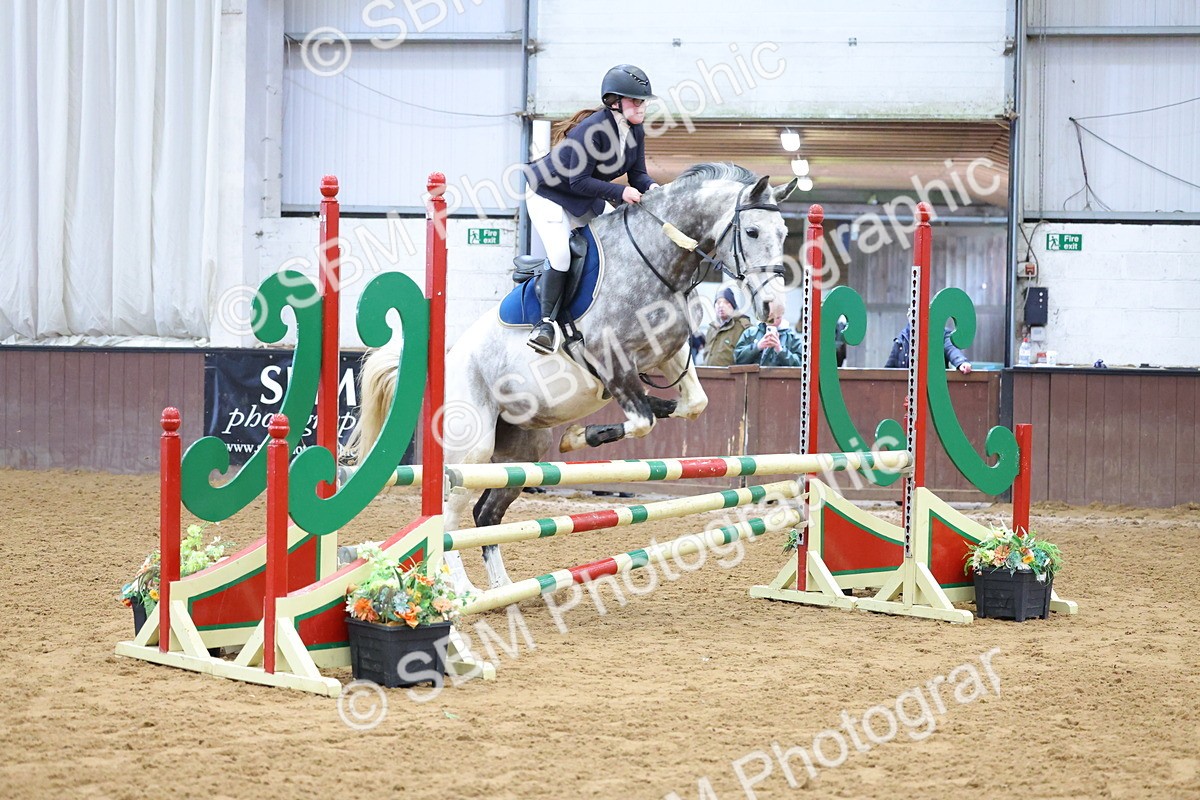 SBM_009586 - Class 20 - Senior British Novice/ 90cm Open - First Round (0.90m)
