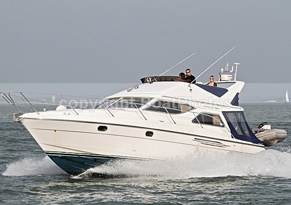 101009 ARIES IMG_9151 - Flybridge Cruisers