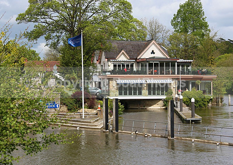 140426 BOULTERS INN MAIDENHEAD WT7A9674 - Waterside Property